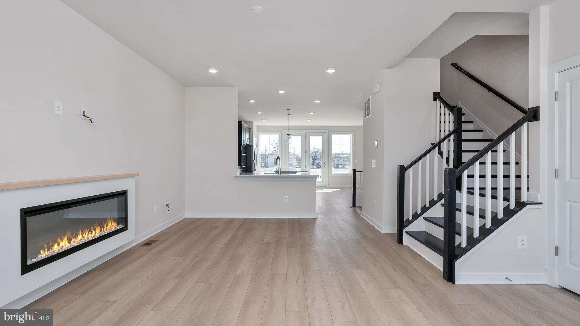 MARY'S LANDING - Residential