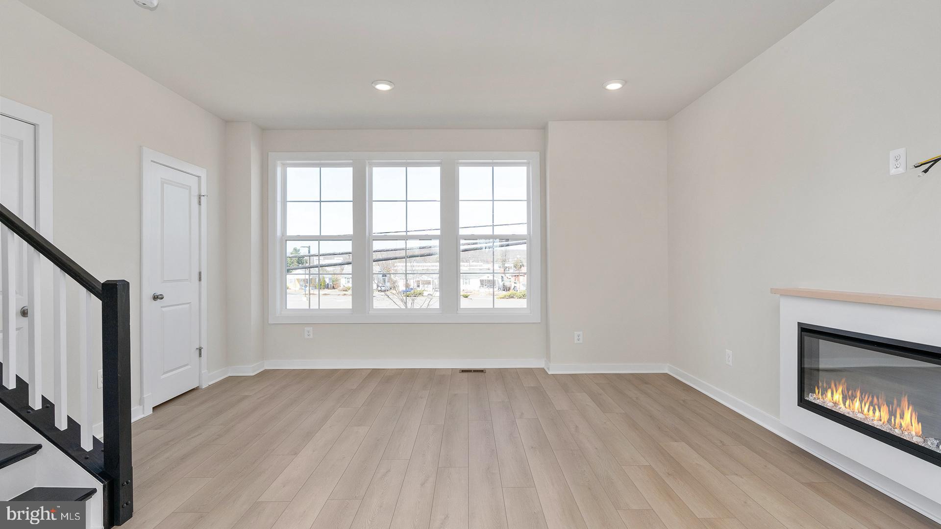 MARY'S LANDING - Residential