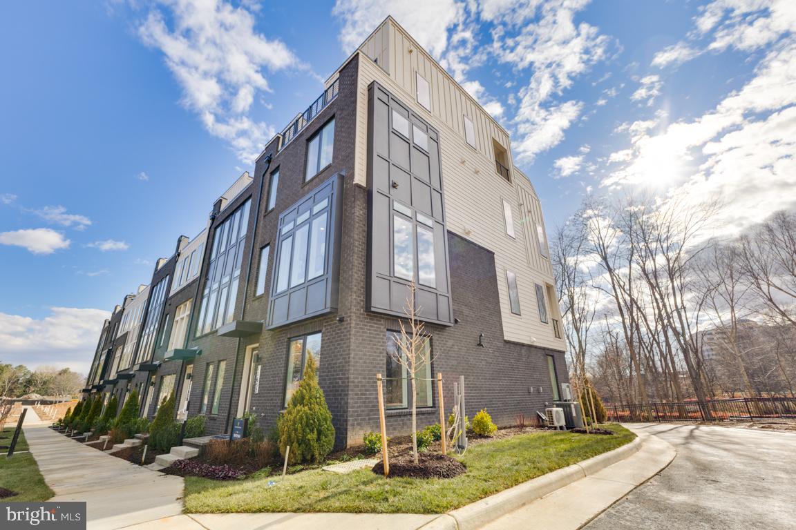 SUNSET STATION - Residential