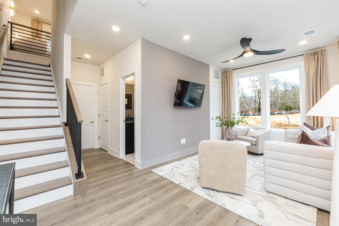 SUNSET STATION - Residential