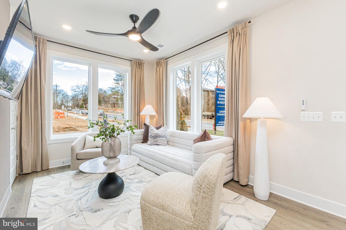 SUNSET STATION - Residential