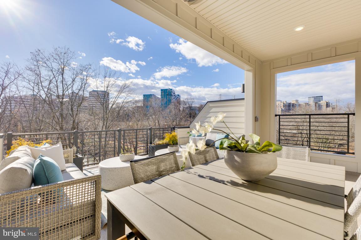 SUNSET STATION - Residential