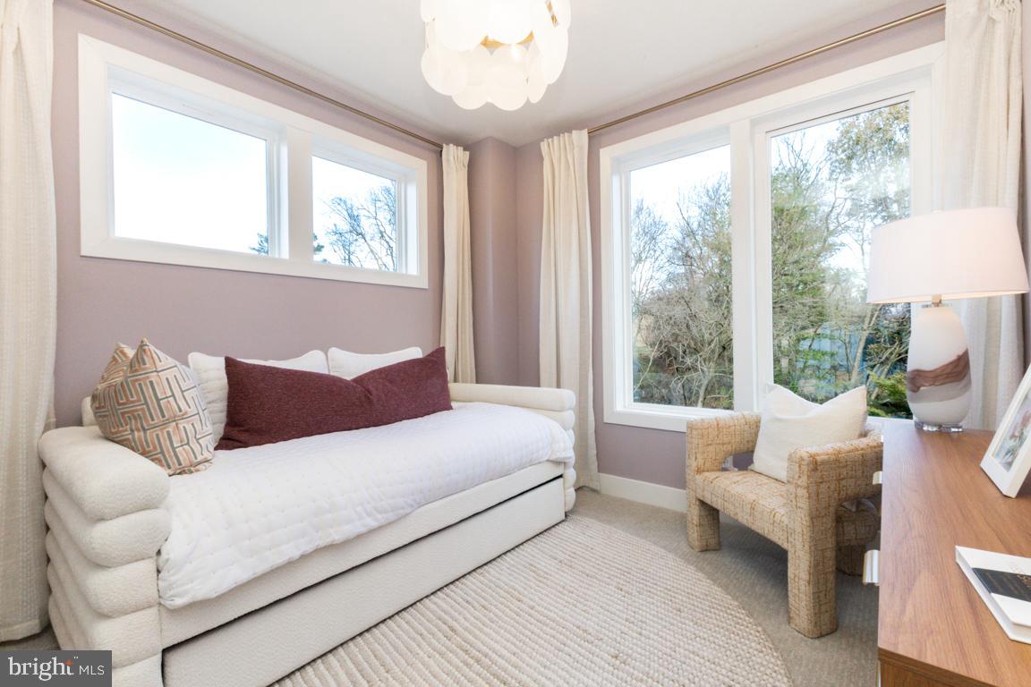 SUNSET STATION - Residential