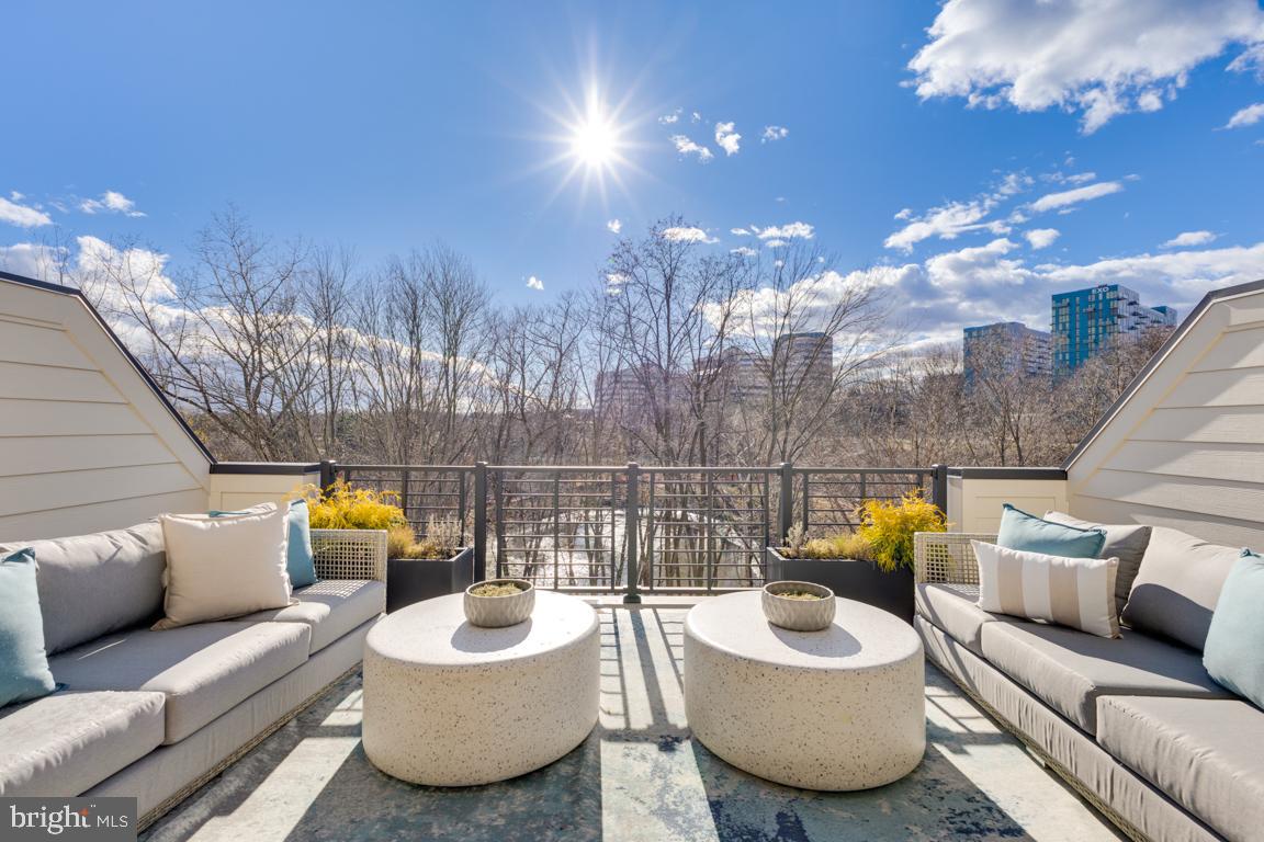 SUNSET STATION - Residential