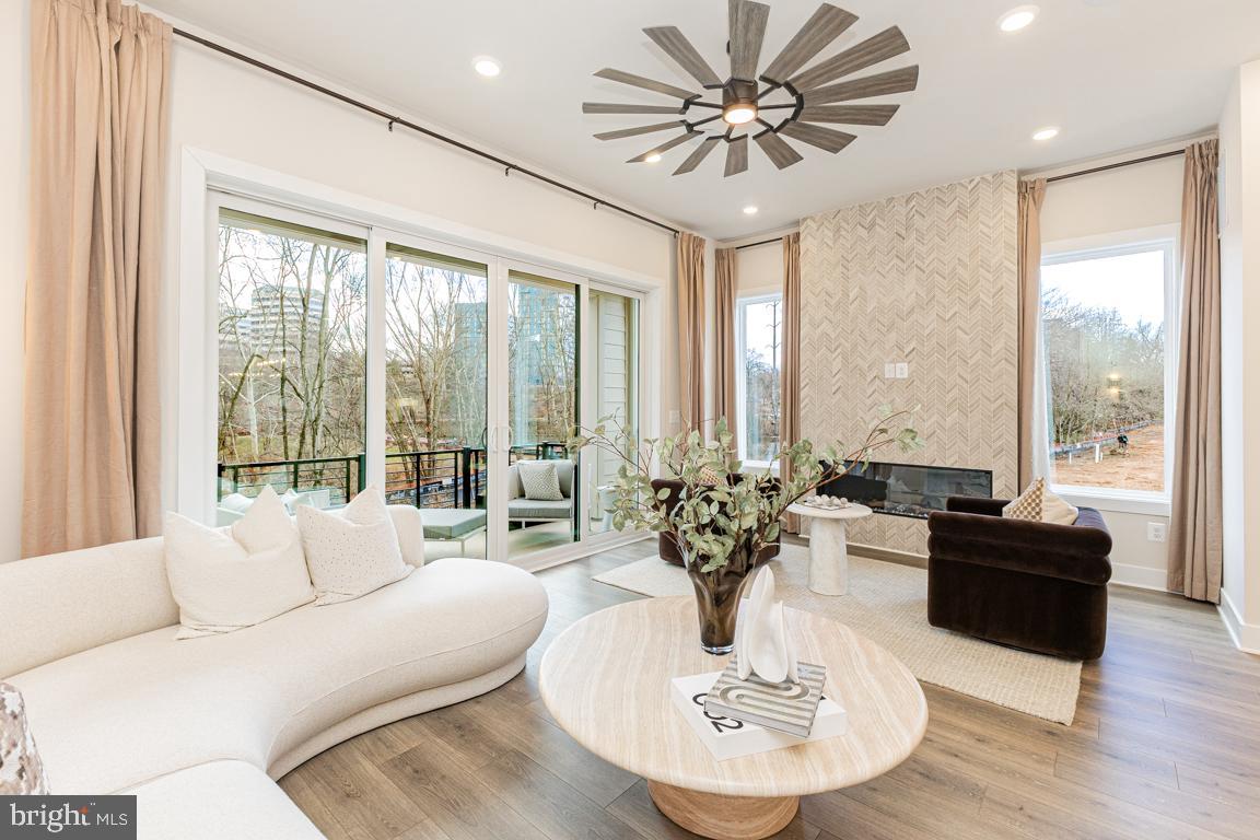 SUNSET STATION - Residential