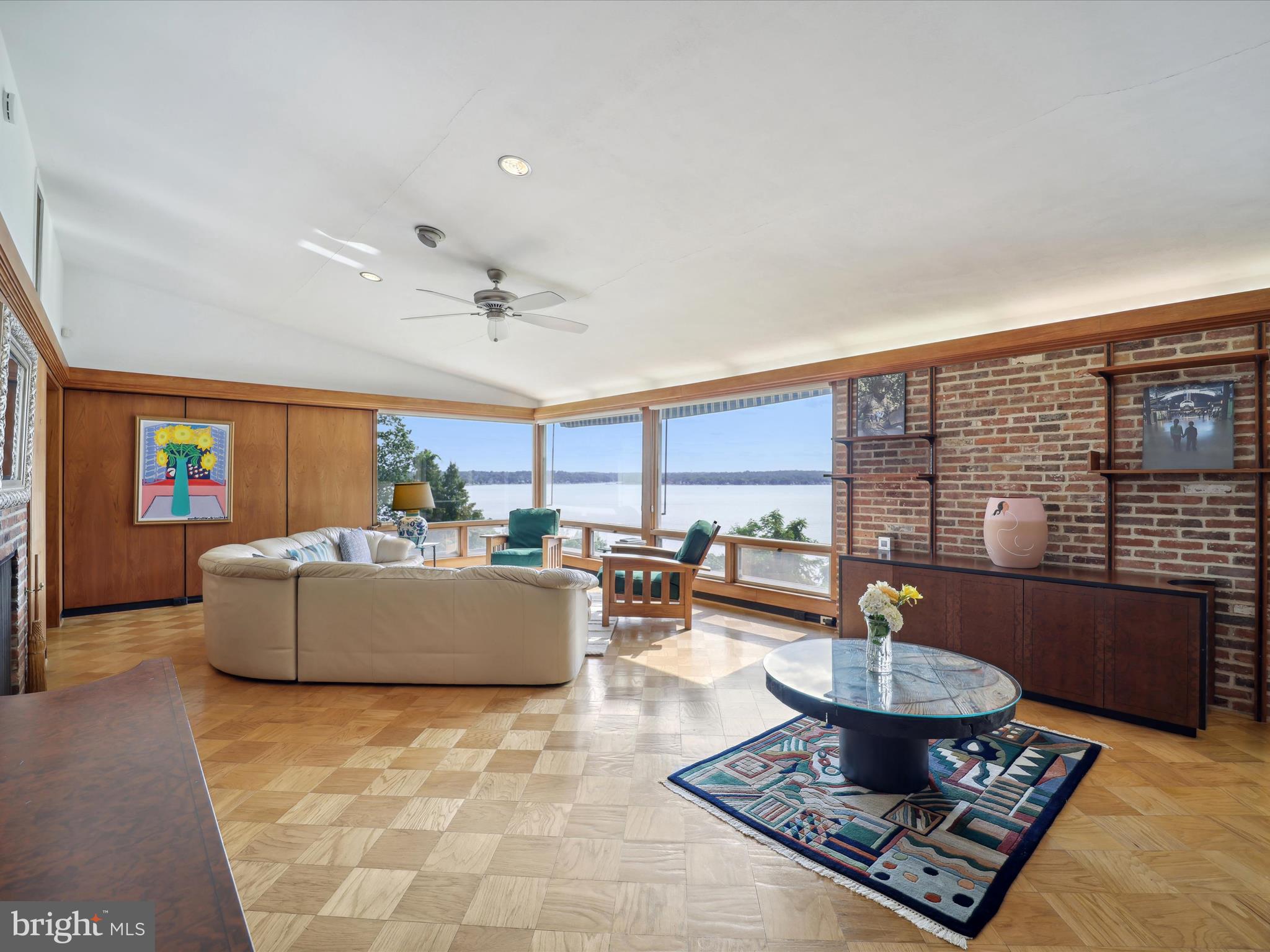 GIBSON ISLAND - Residential