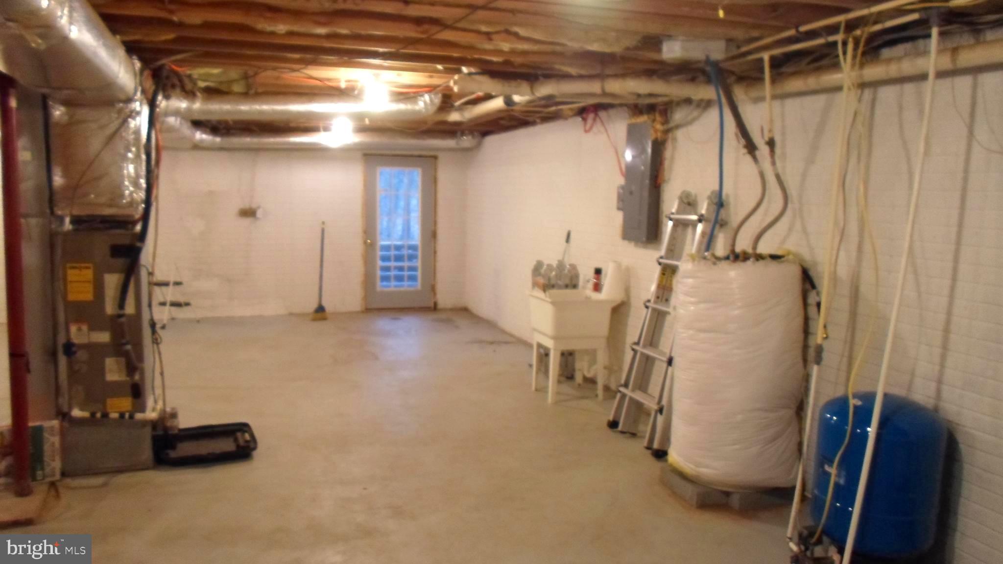 BATTLEFIELD ESTATES - Residential