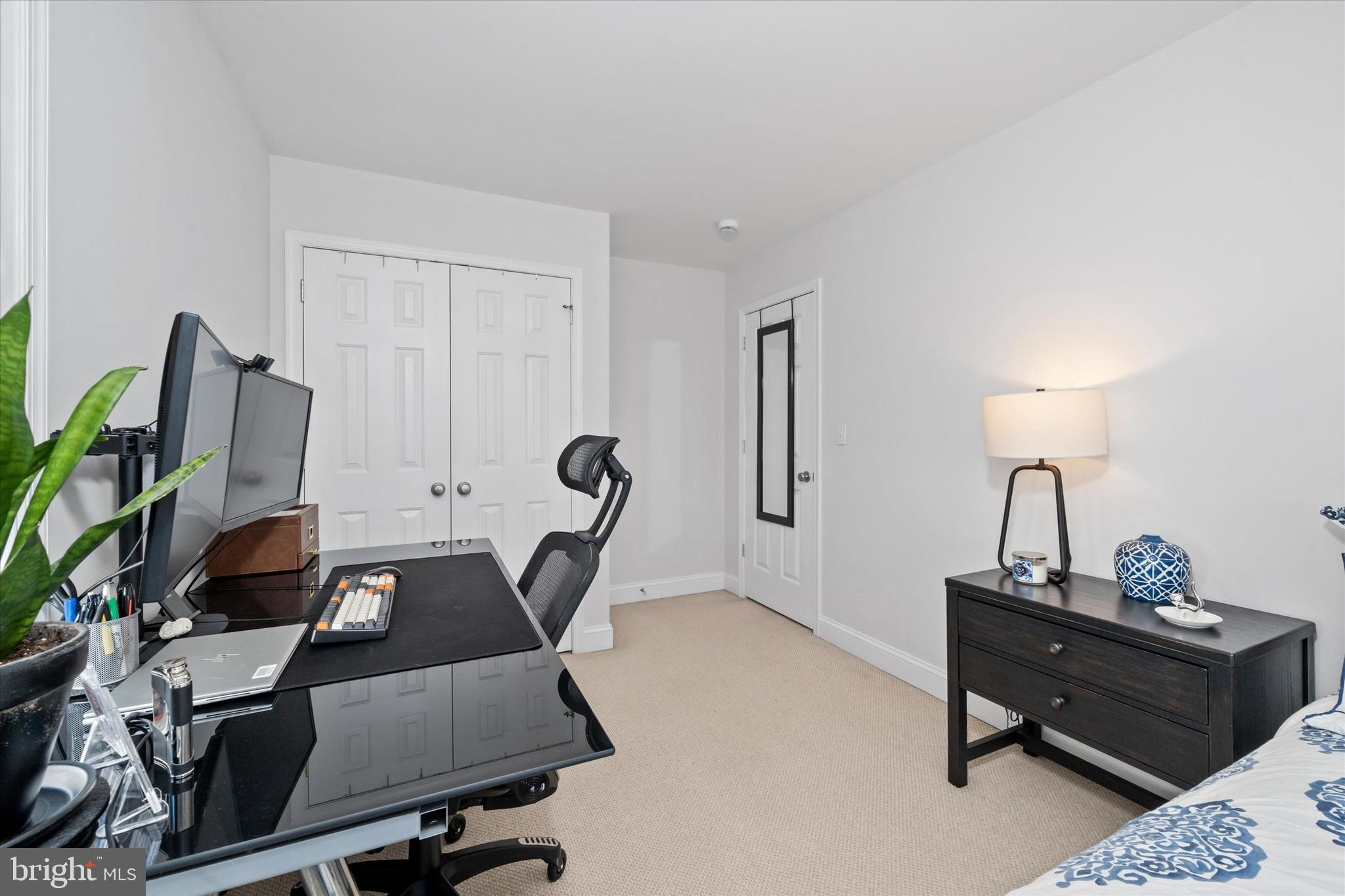 ROXBOROUGH - Residential