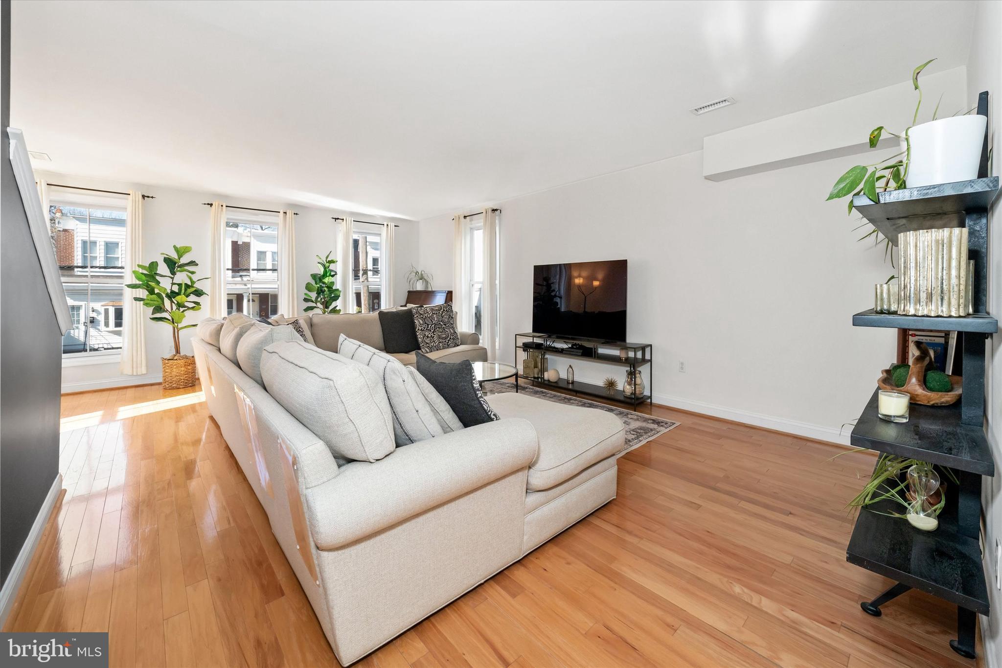 ROXBOROUGH - Residential