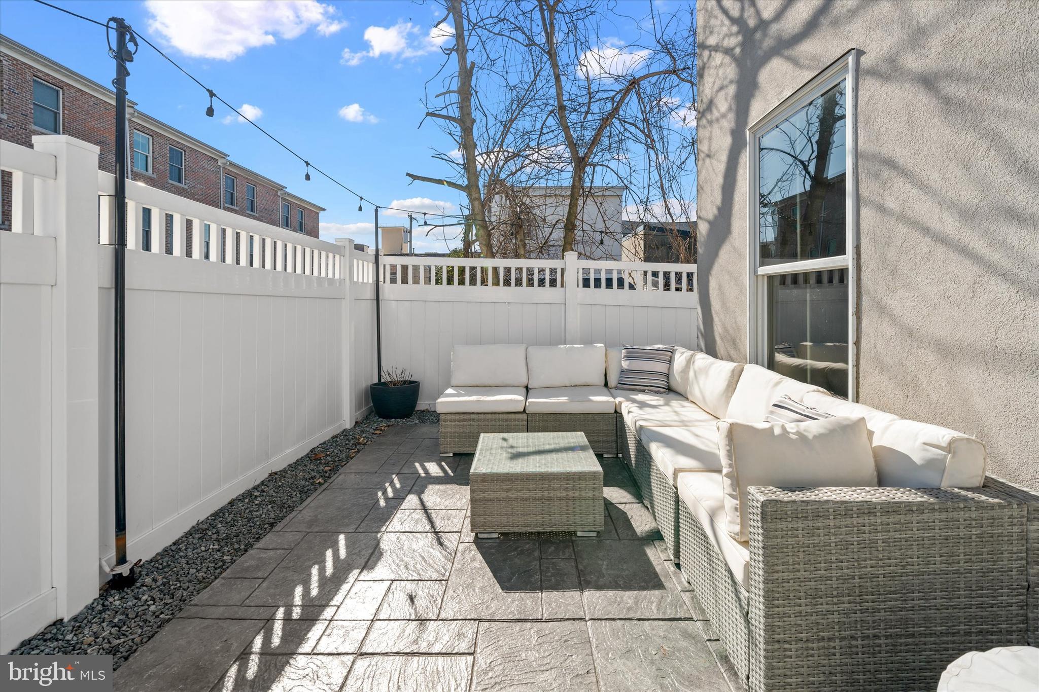 ROXBOROUGH - Residential