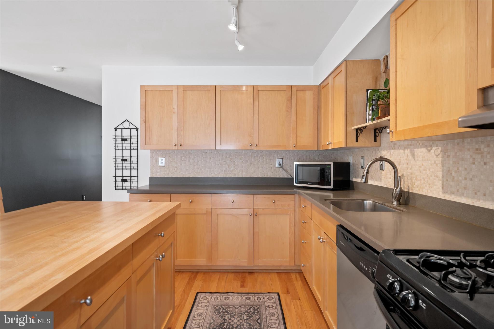 ROXBOROUGH - Residential