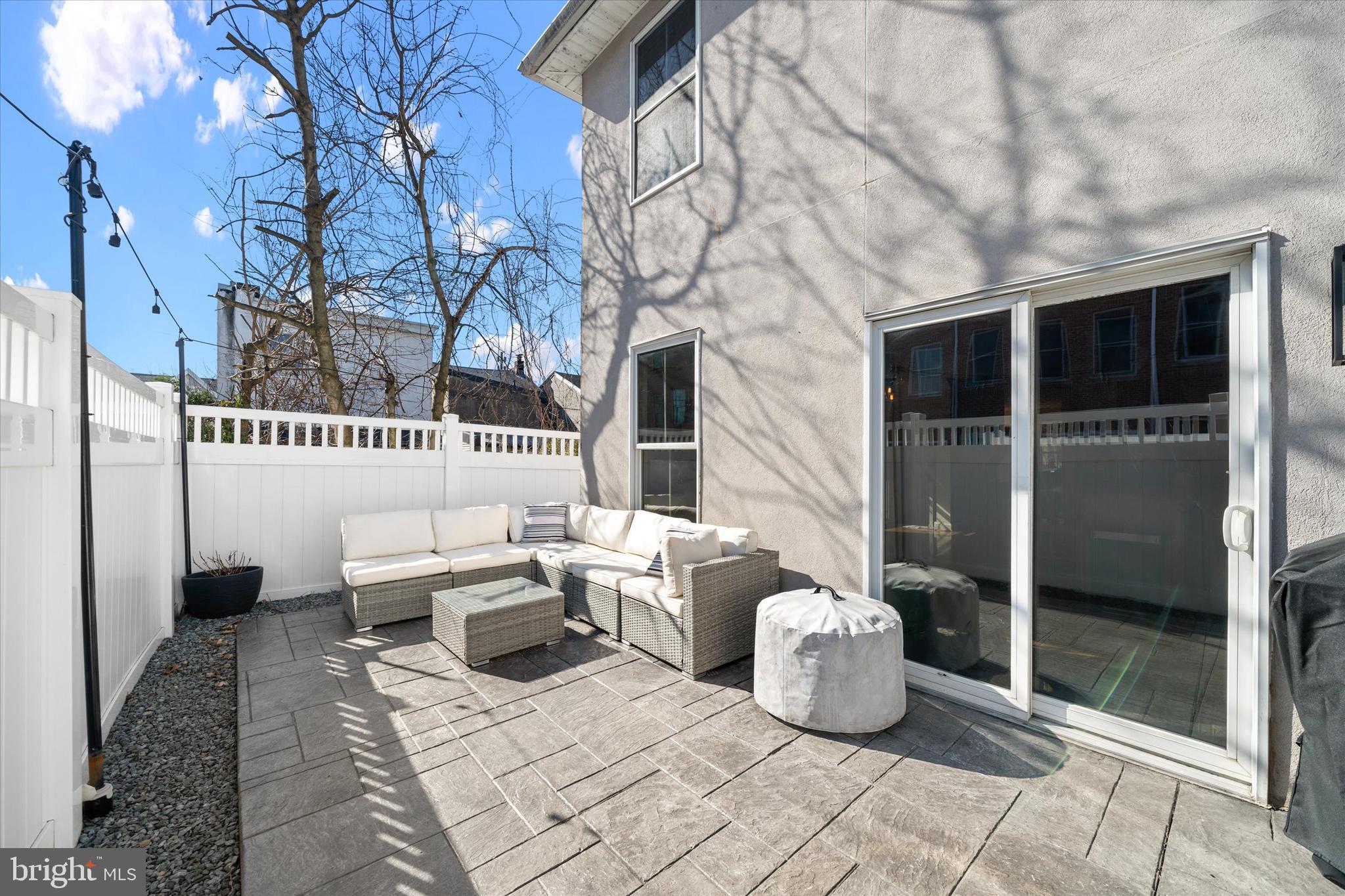 ROXBOROUGH - Residential