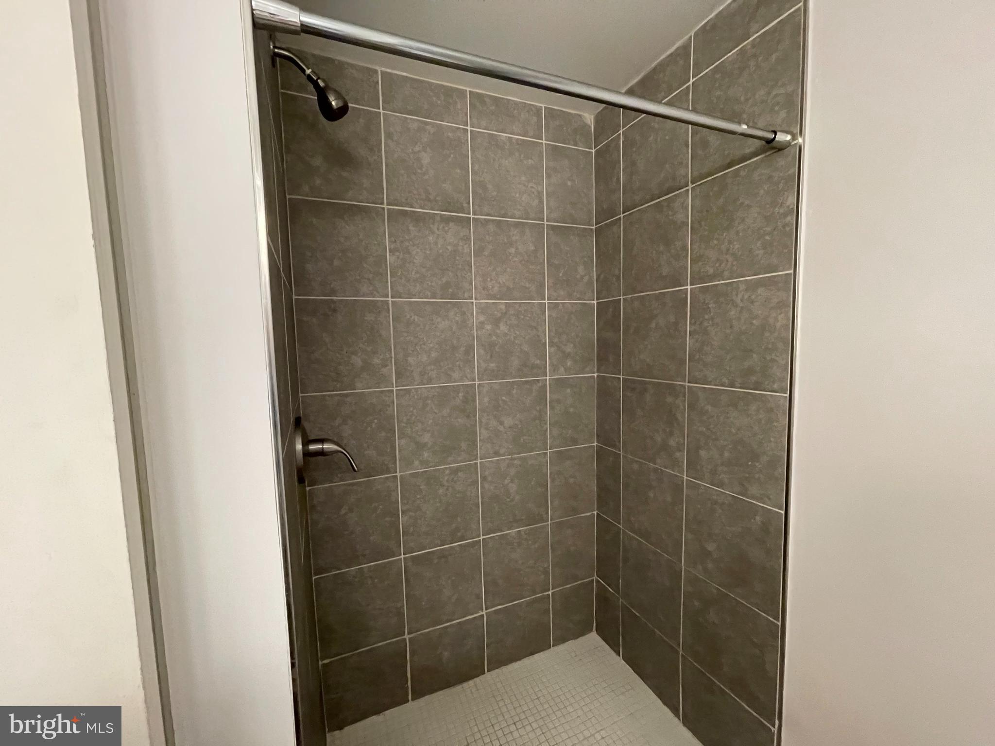 PARK RIDGE - Residential Lease