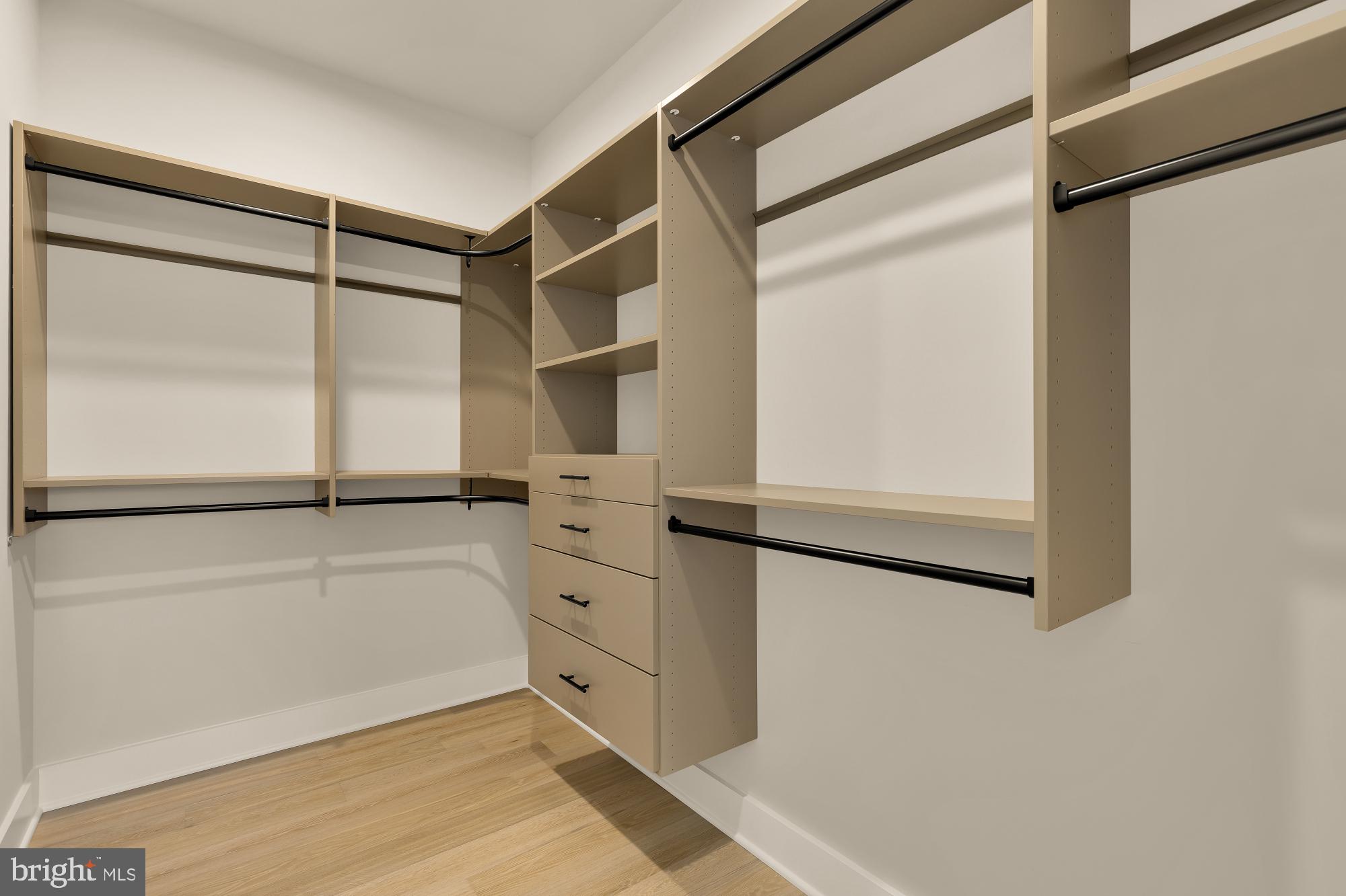 BROCKWOOD - Residential