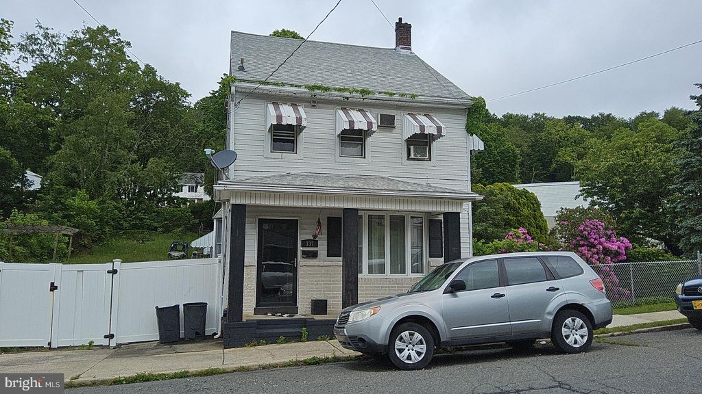 Photo of 337 Coal Street, PORT CARBON, PA 17965 (MLS # PASK2024906)