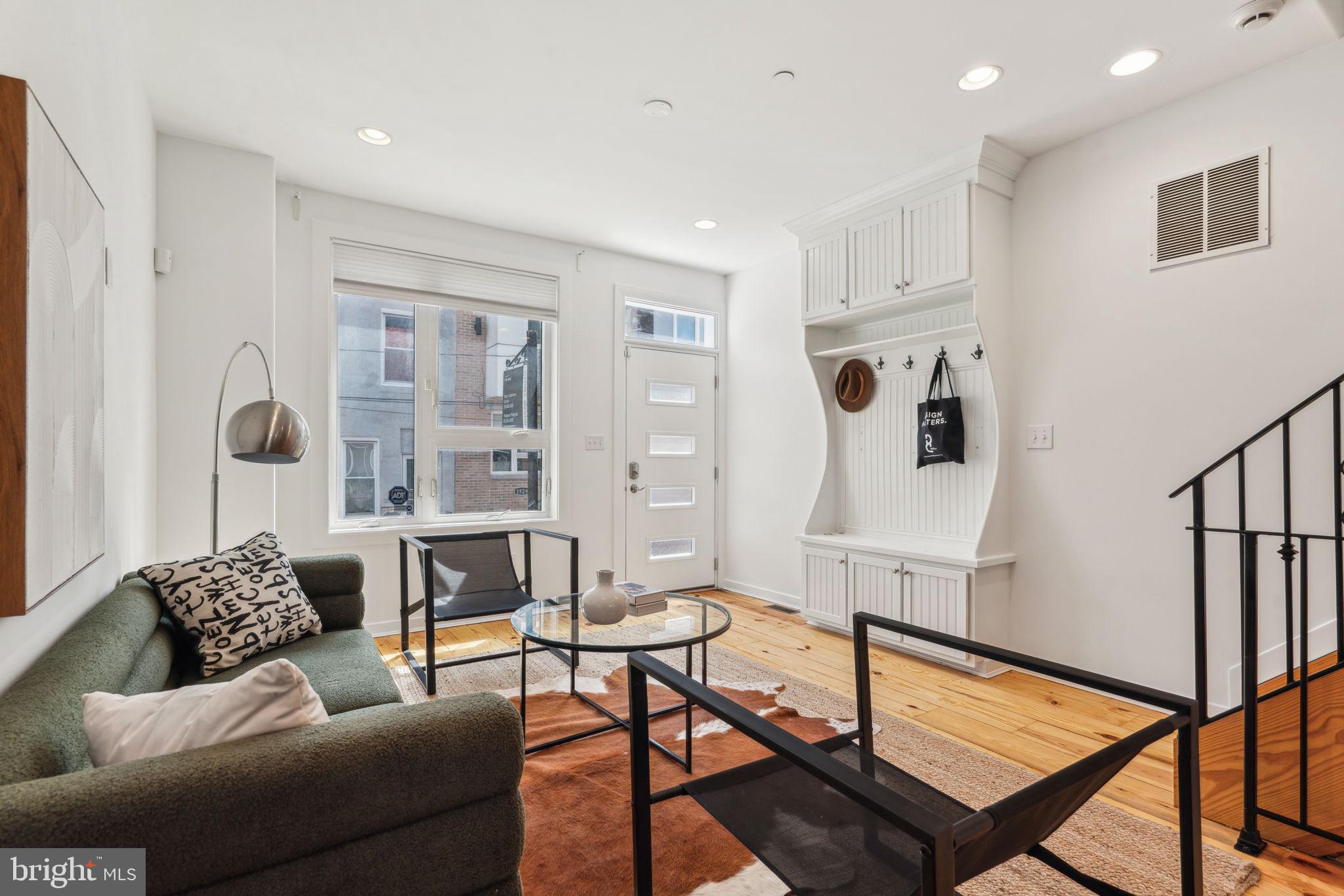 POINT BREEZE - Residential