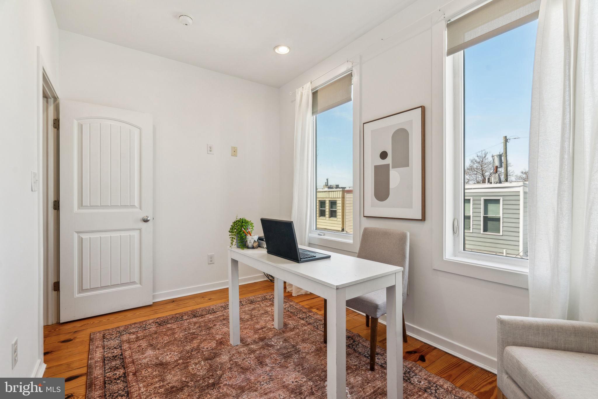 POINT BREEZE - Residential