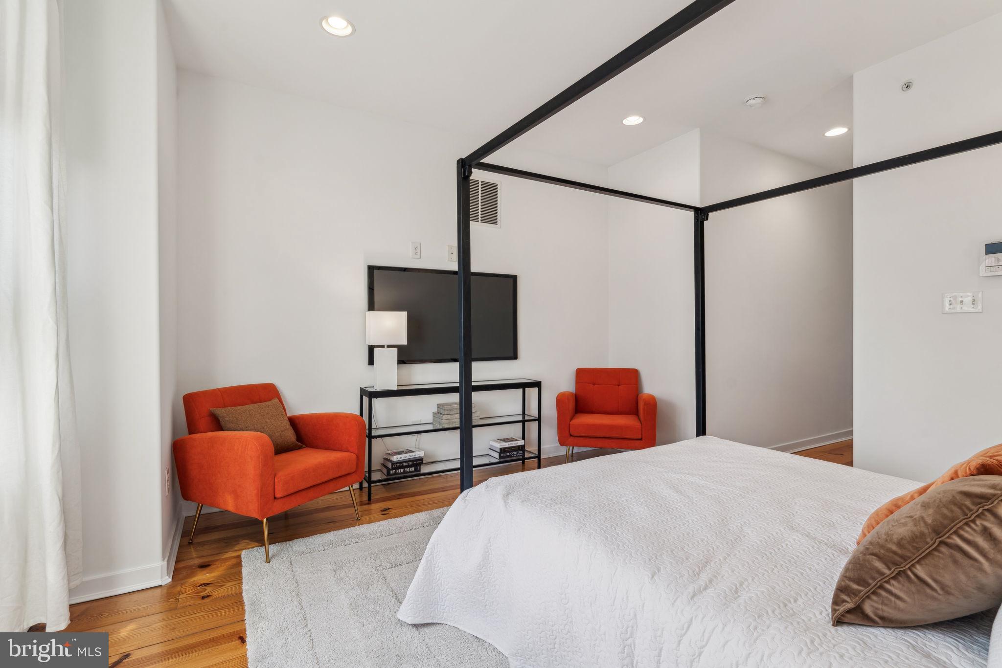 POINT BREEZE - Residential