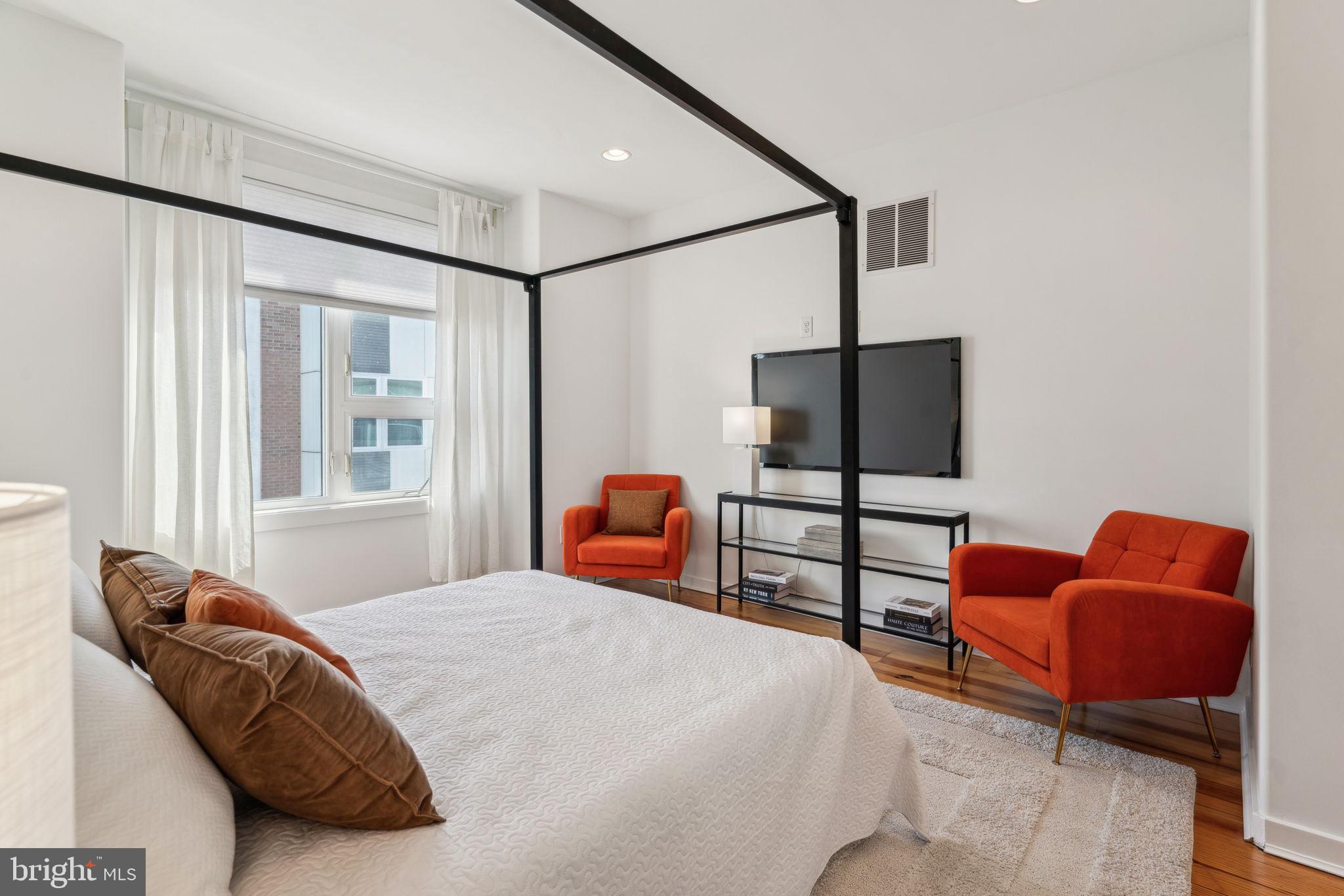 POINT BREEZE - Residential