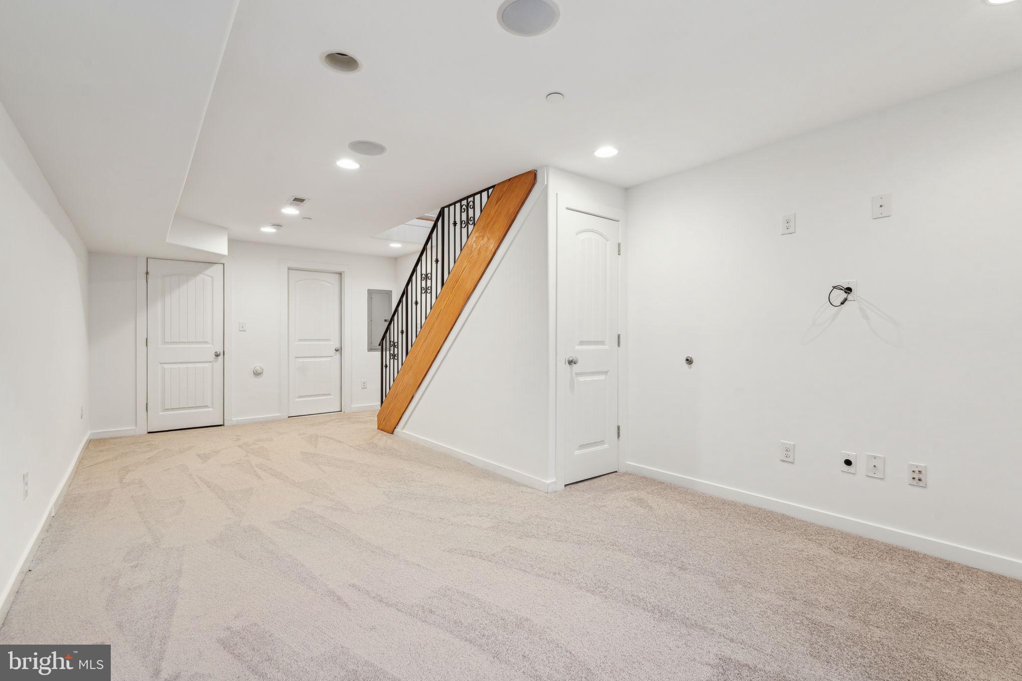 POINT BREEZE - Residential