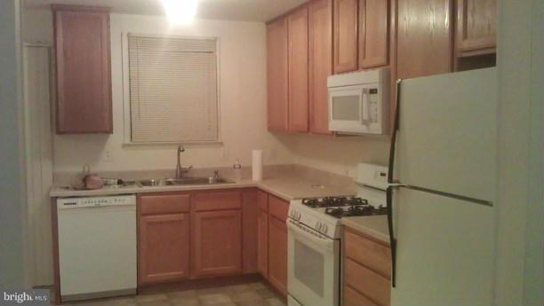 DALE CITY - Residential Lease