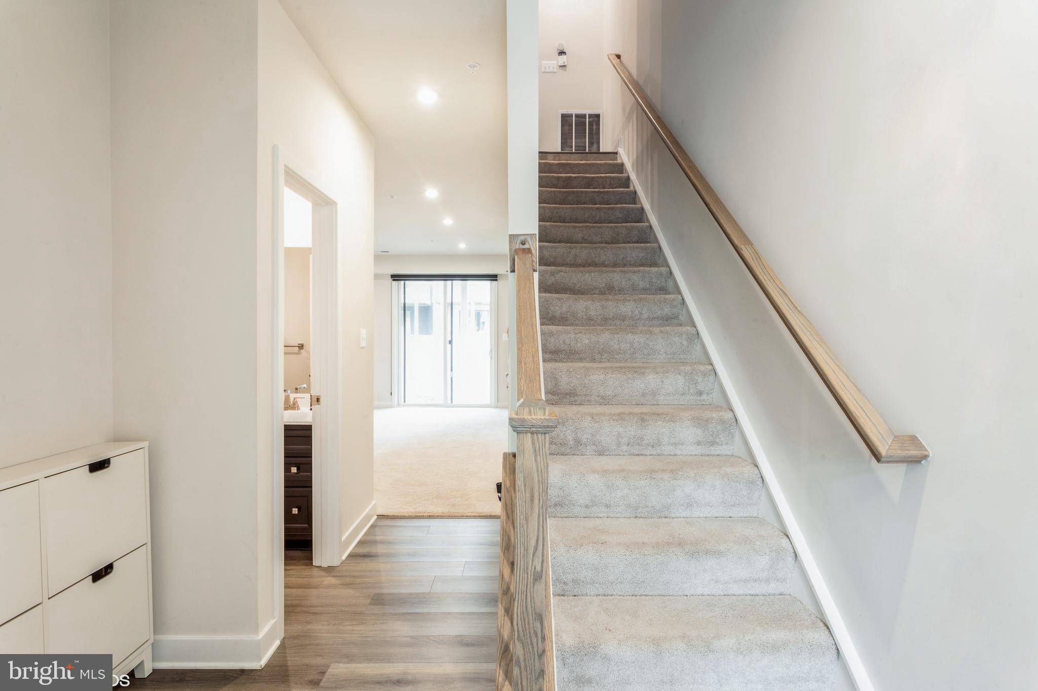 TANYARD SHORES - Residential Lease