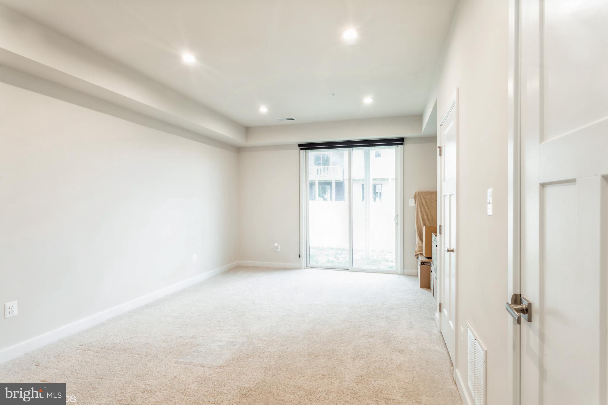 TANYARD SHORES - Residential Lease