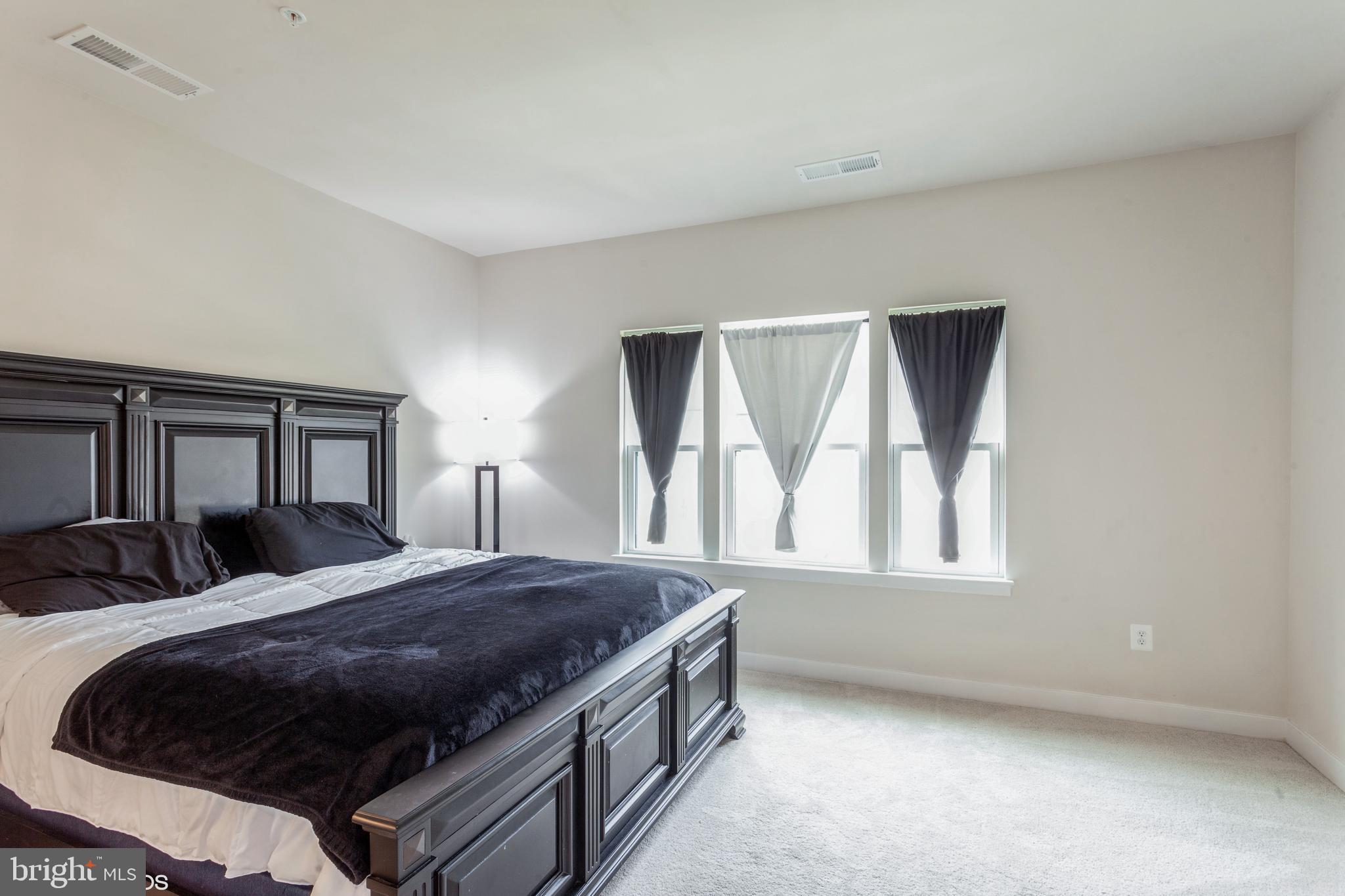 TANYARD SHORES - Residential Lease