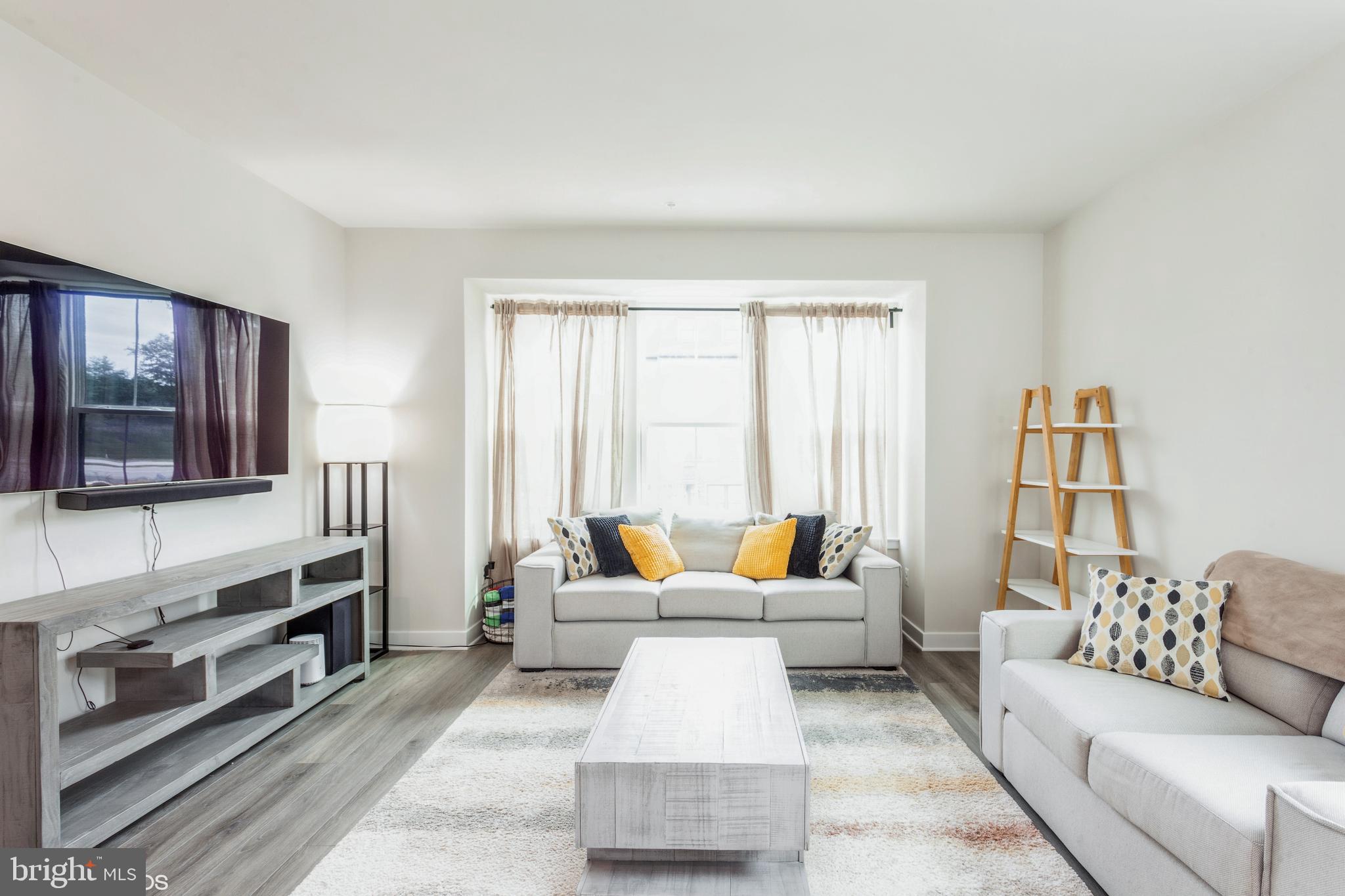 TANYARD SHORES - Residential Lease