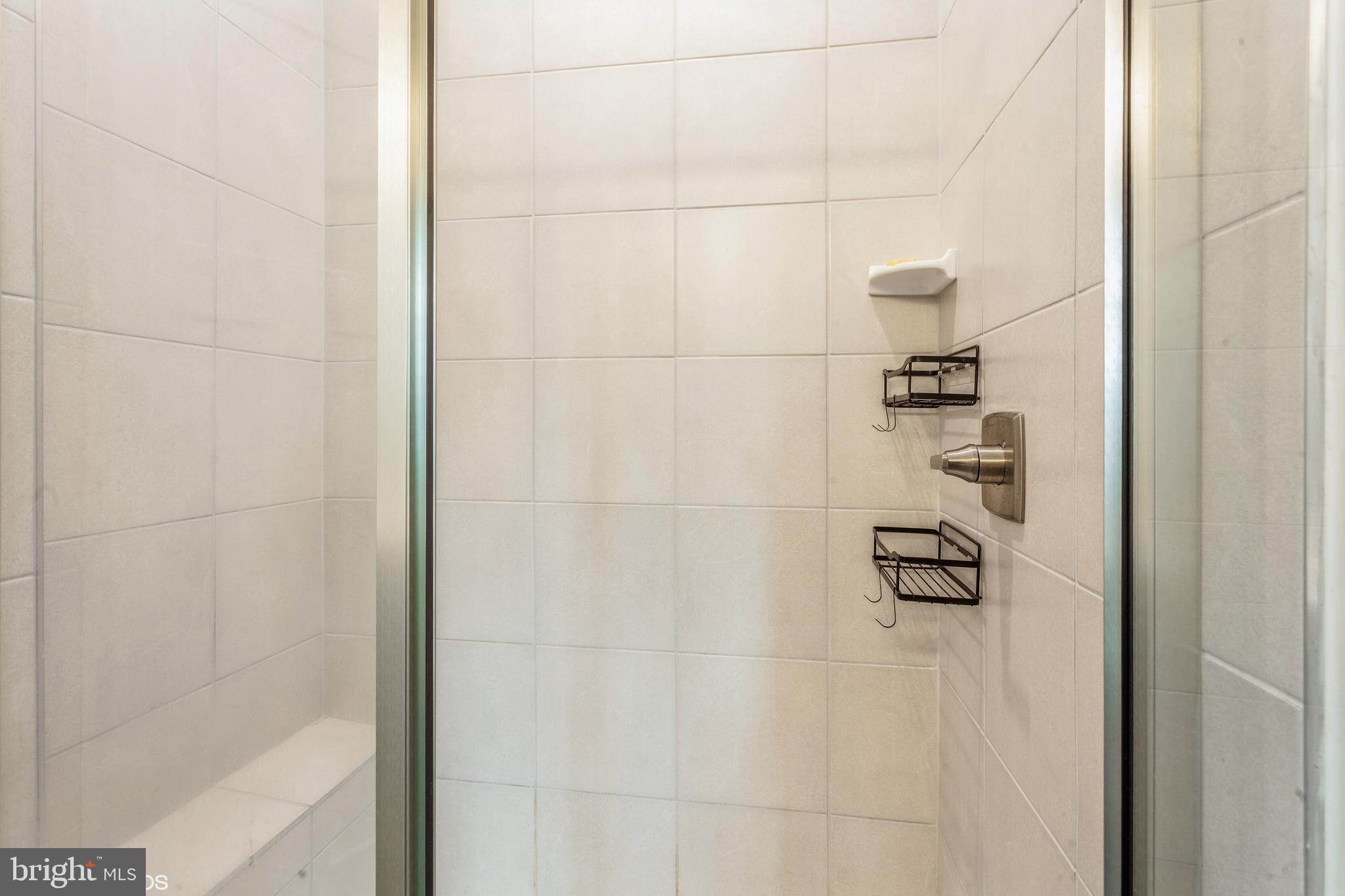 TANYARD SHORES - Residential Lease