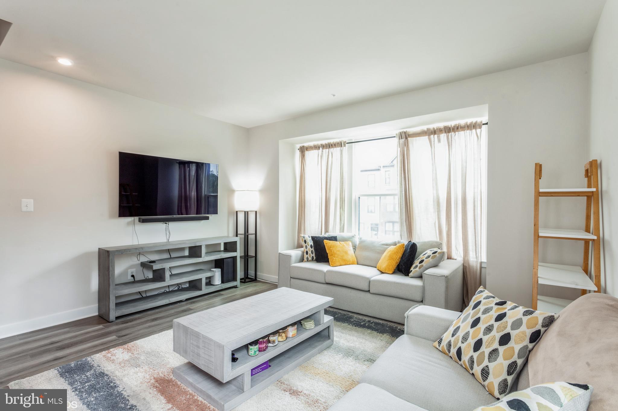 TANYARD SHORES - Residential Lease