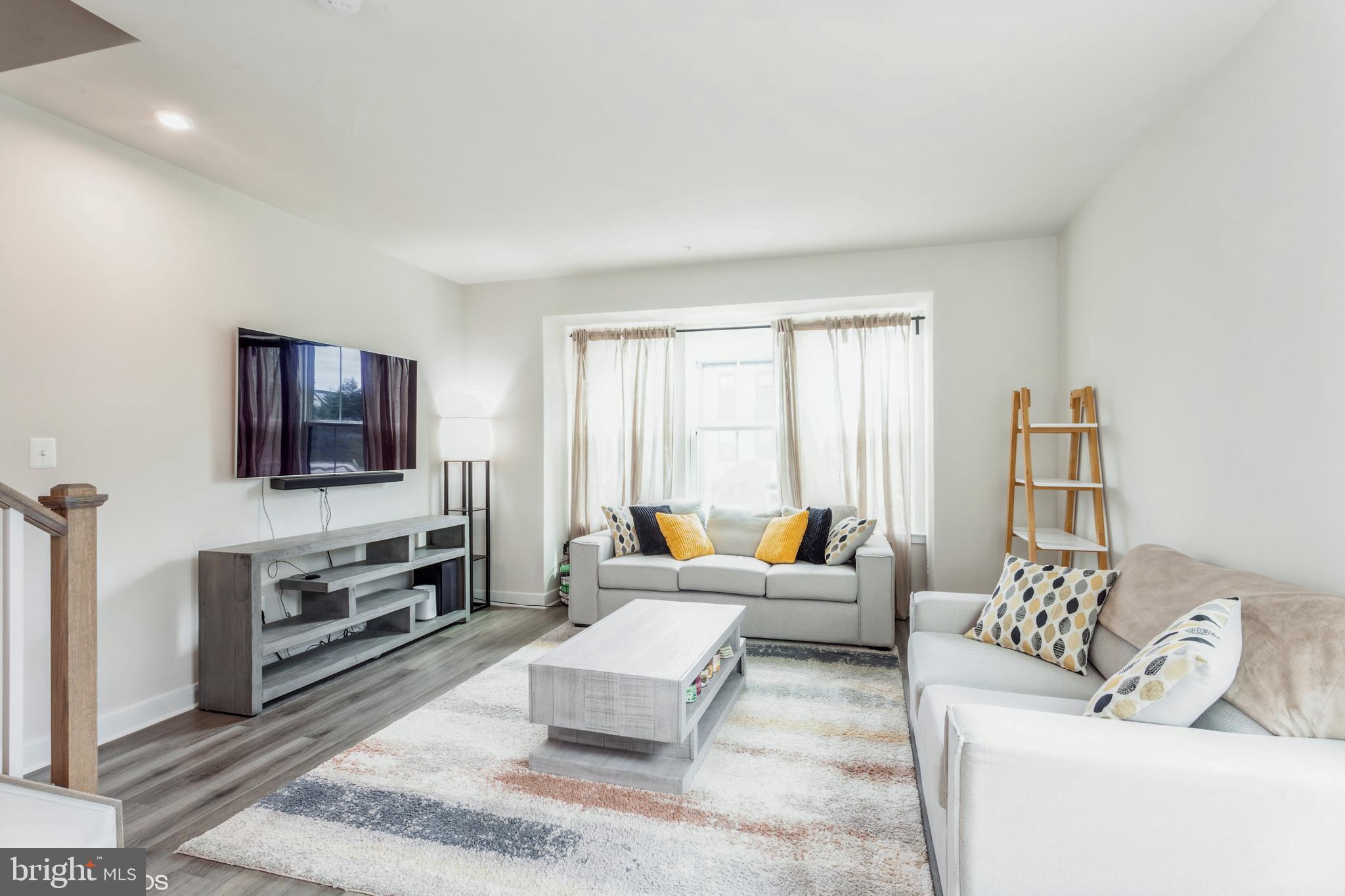 TANYARD SHORES - Residential Lease