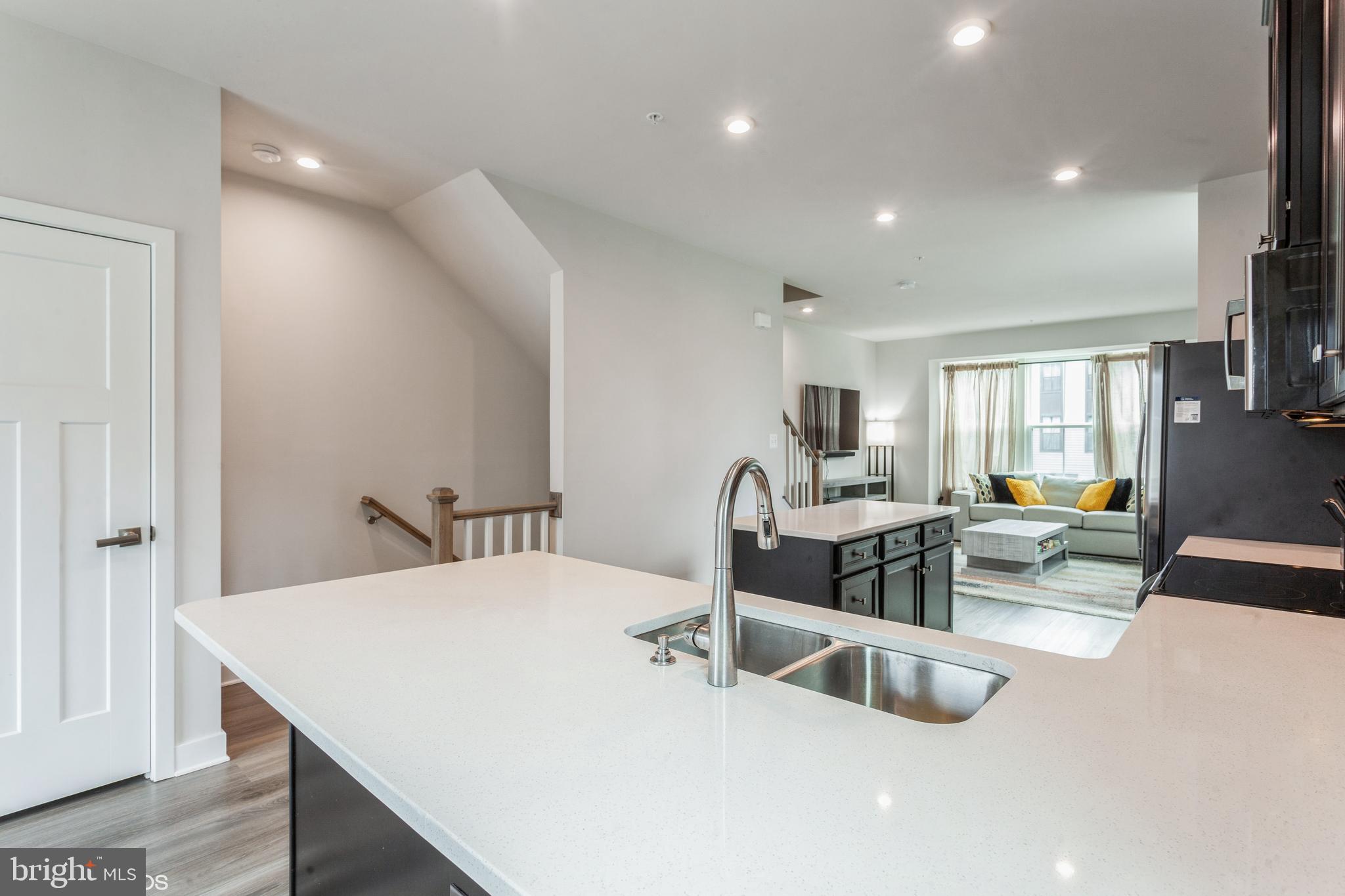 TANYARD SHORES - Residential Lease