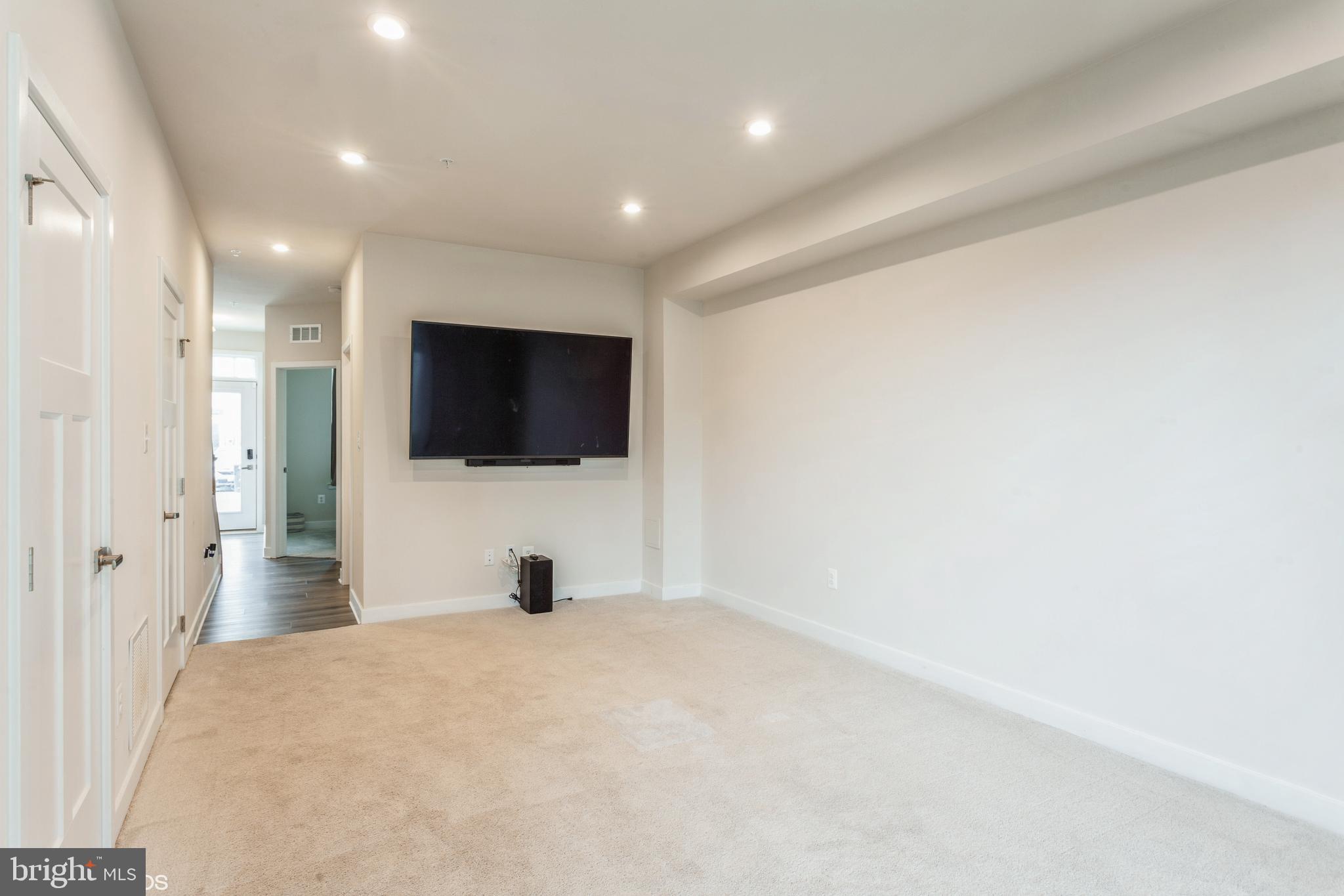 TANYARD SHORES - Residential Lease