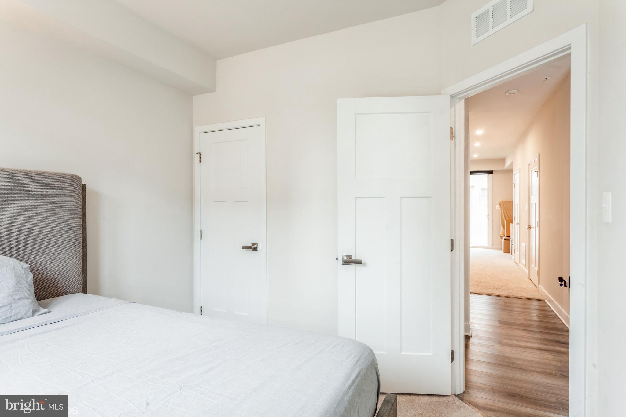 TANYARD SHORES - Residential Lease