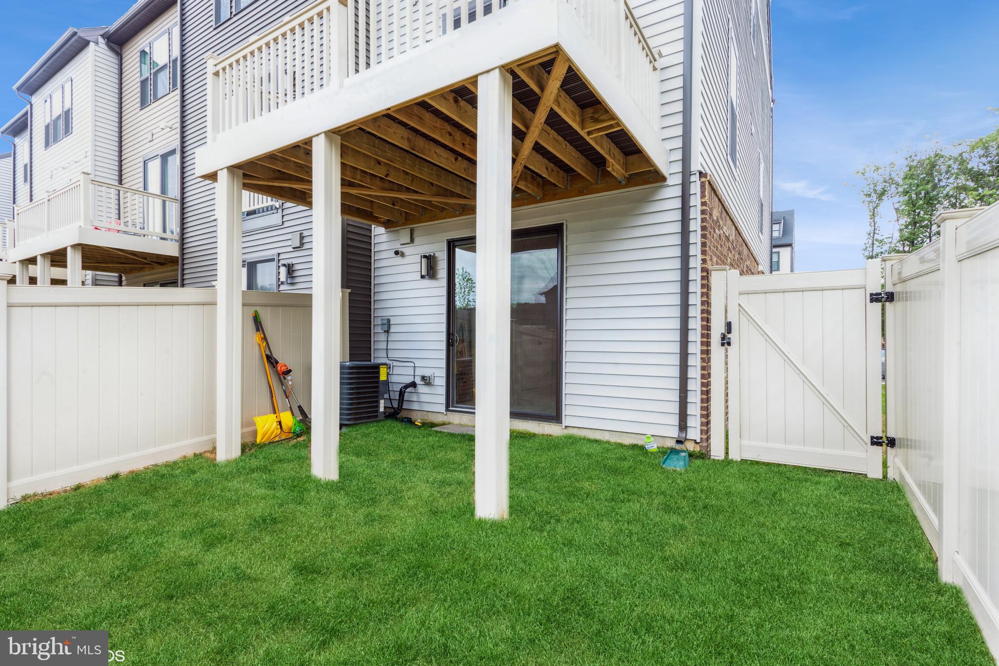 TANYARD SHORES - Residential Lease