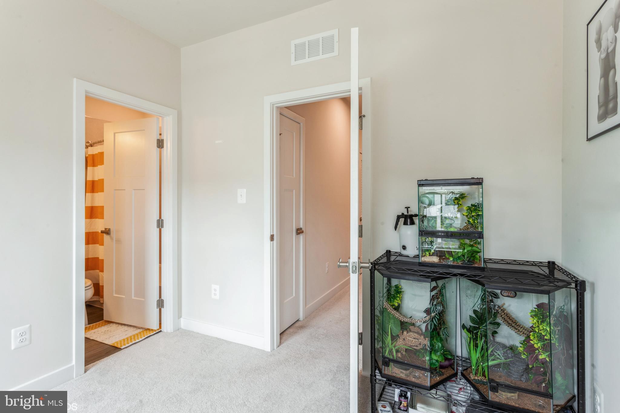 TANYARD SHORES - Residential Lease