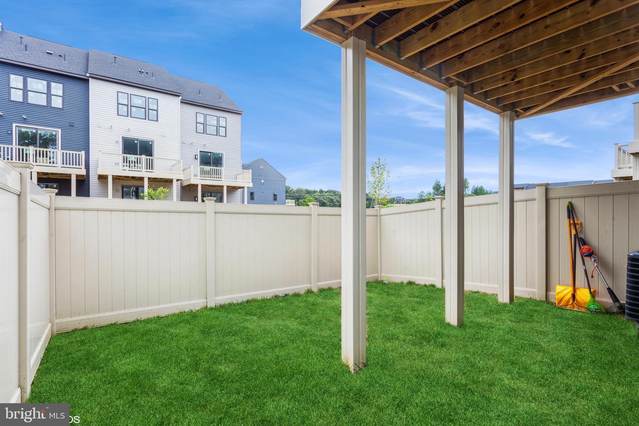 TANYARD SHORES - Residential Lease