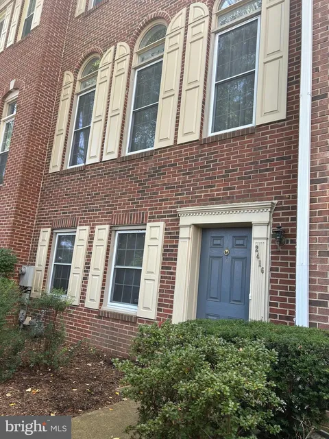 2416 Garnett Drive, Alexandria, VA MLS: VAAX2041952