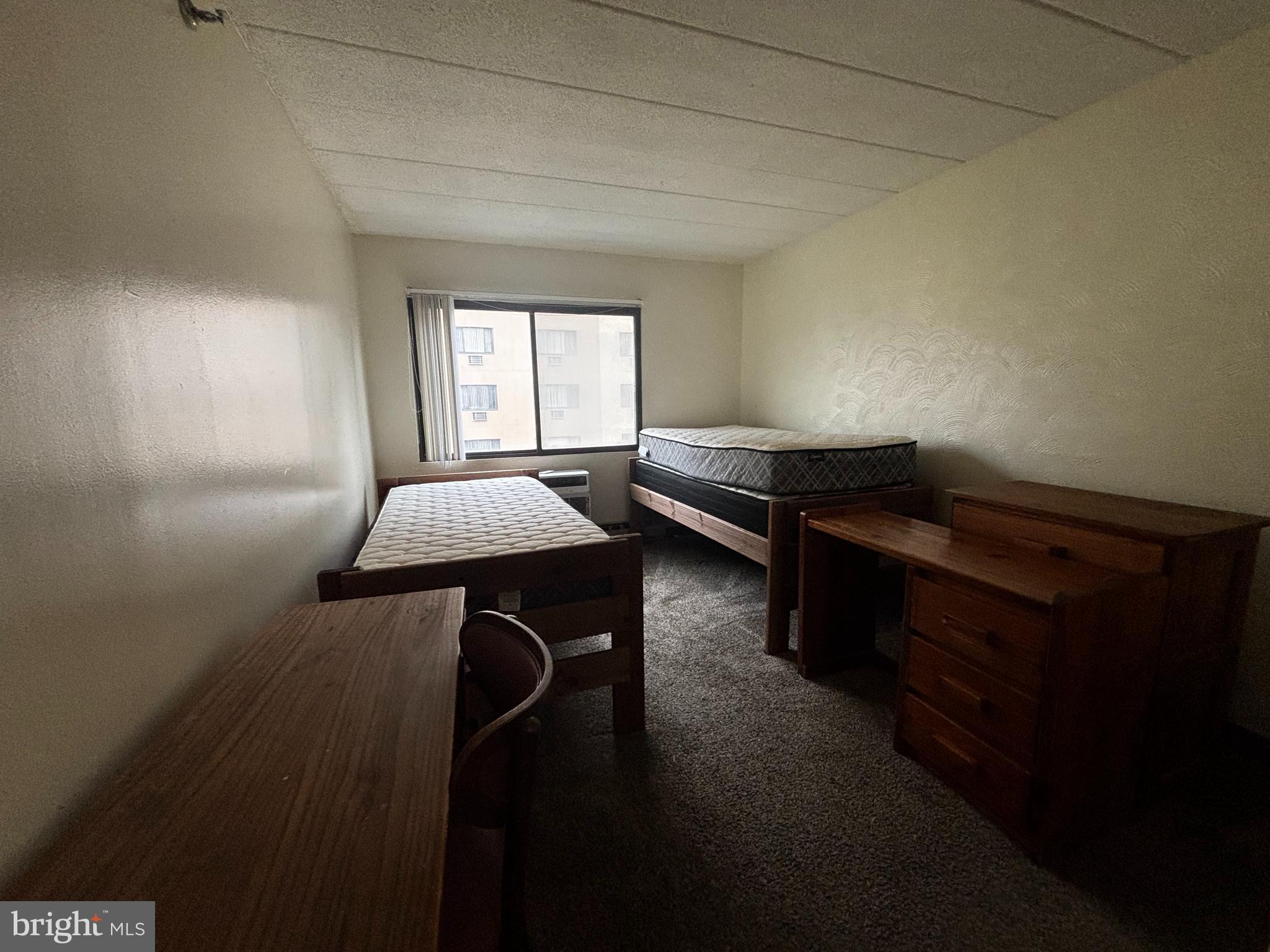 UNIVERSITY GATEWAY - Residential