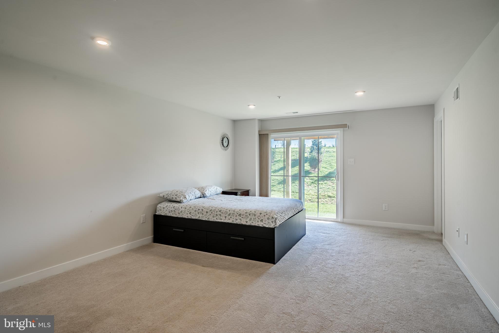 MAPLEVIEW - Residential Lease