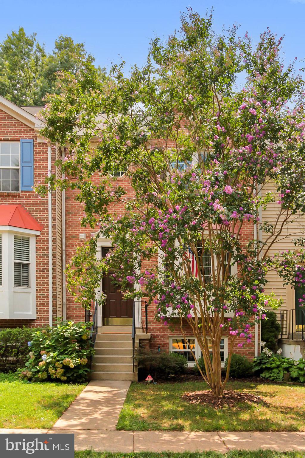 ASHBURN FARM - Residential