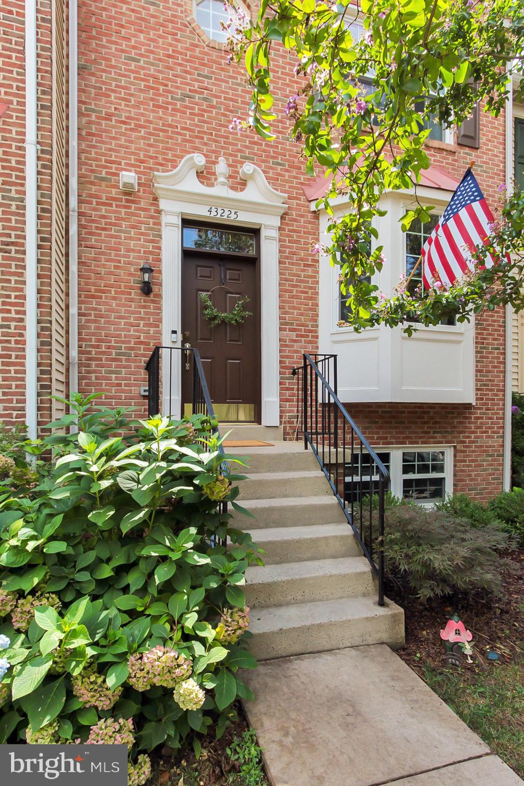 ASHBURN FARM - Residential