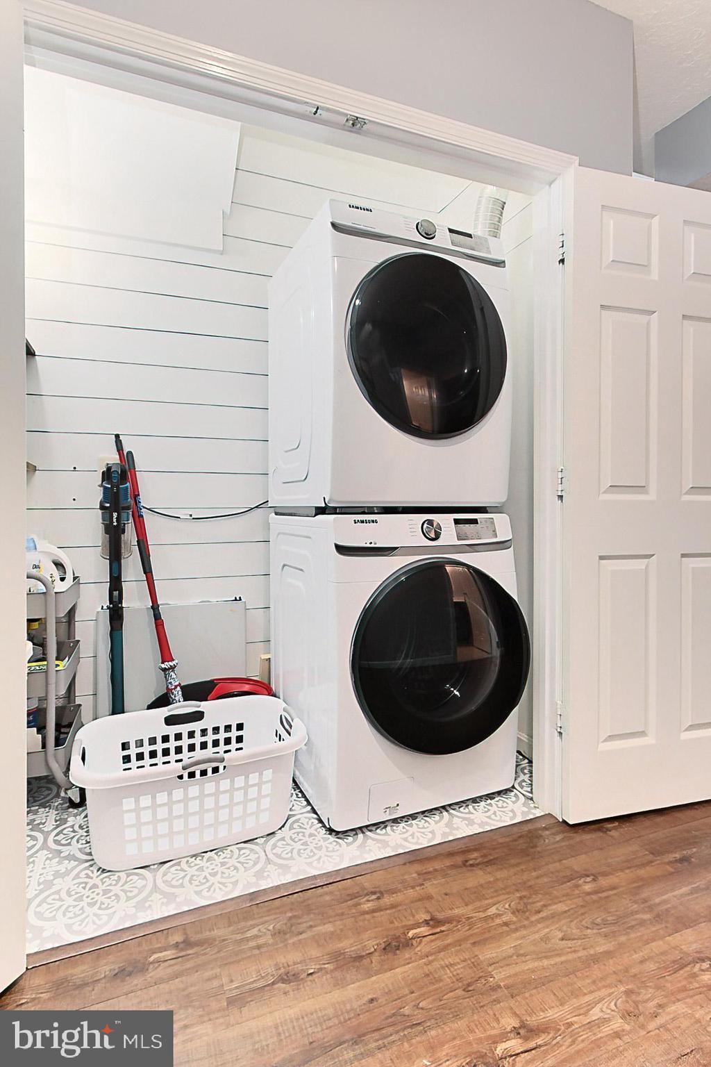 ASHBURN FARM - Residential