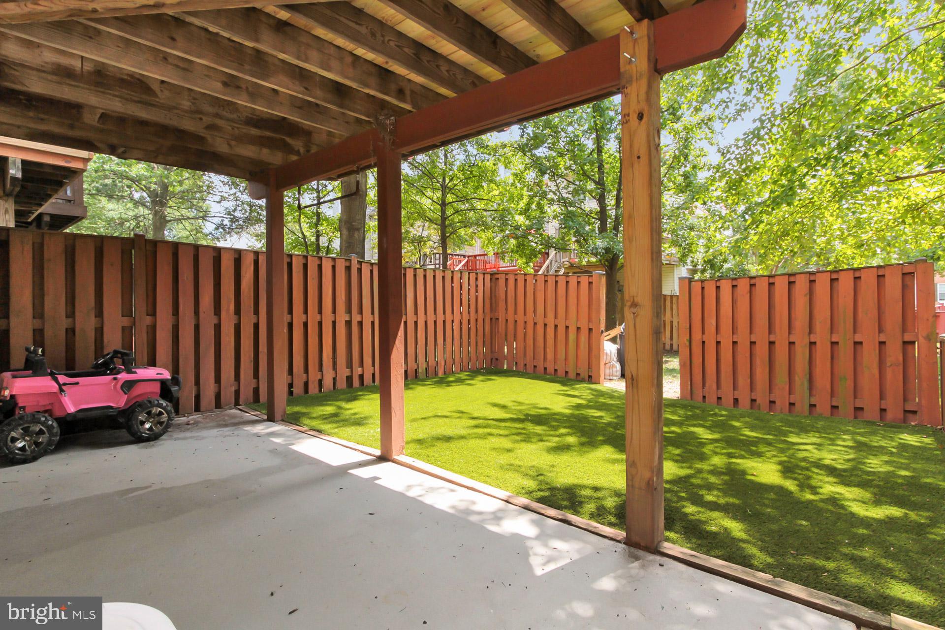 ASHBURN FARM - Residential