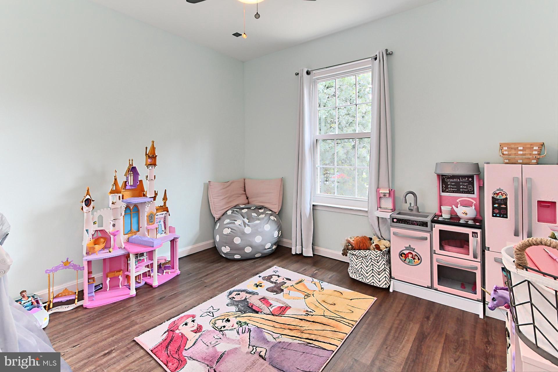 ASHBURN FARM - Residential