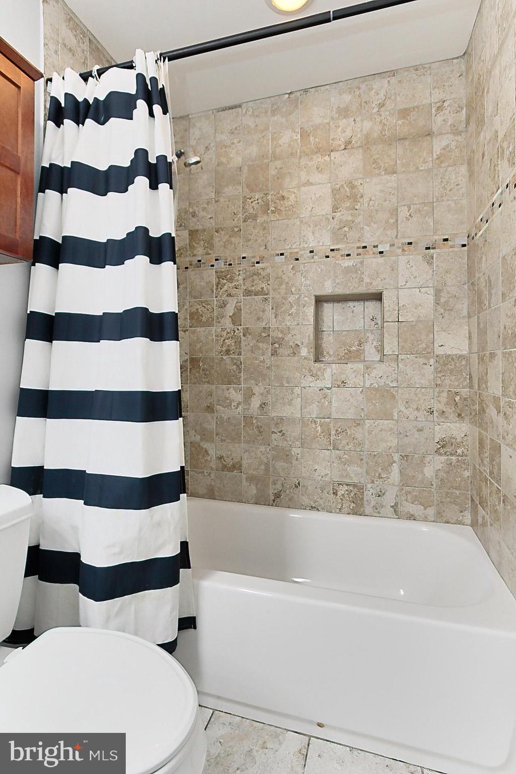 ASHBURN FARM - Residential