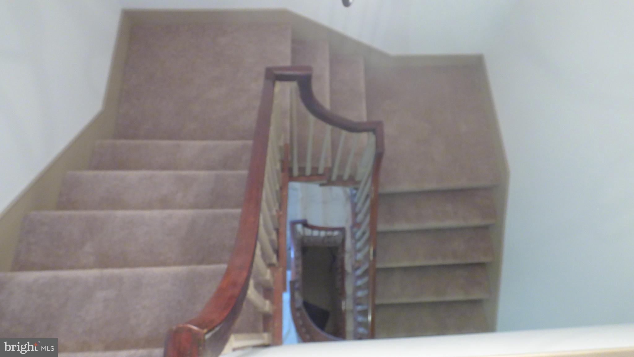 NEWTOWN CROSSING - Residential Lease