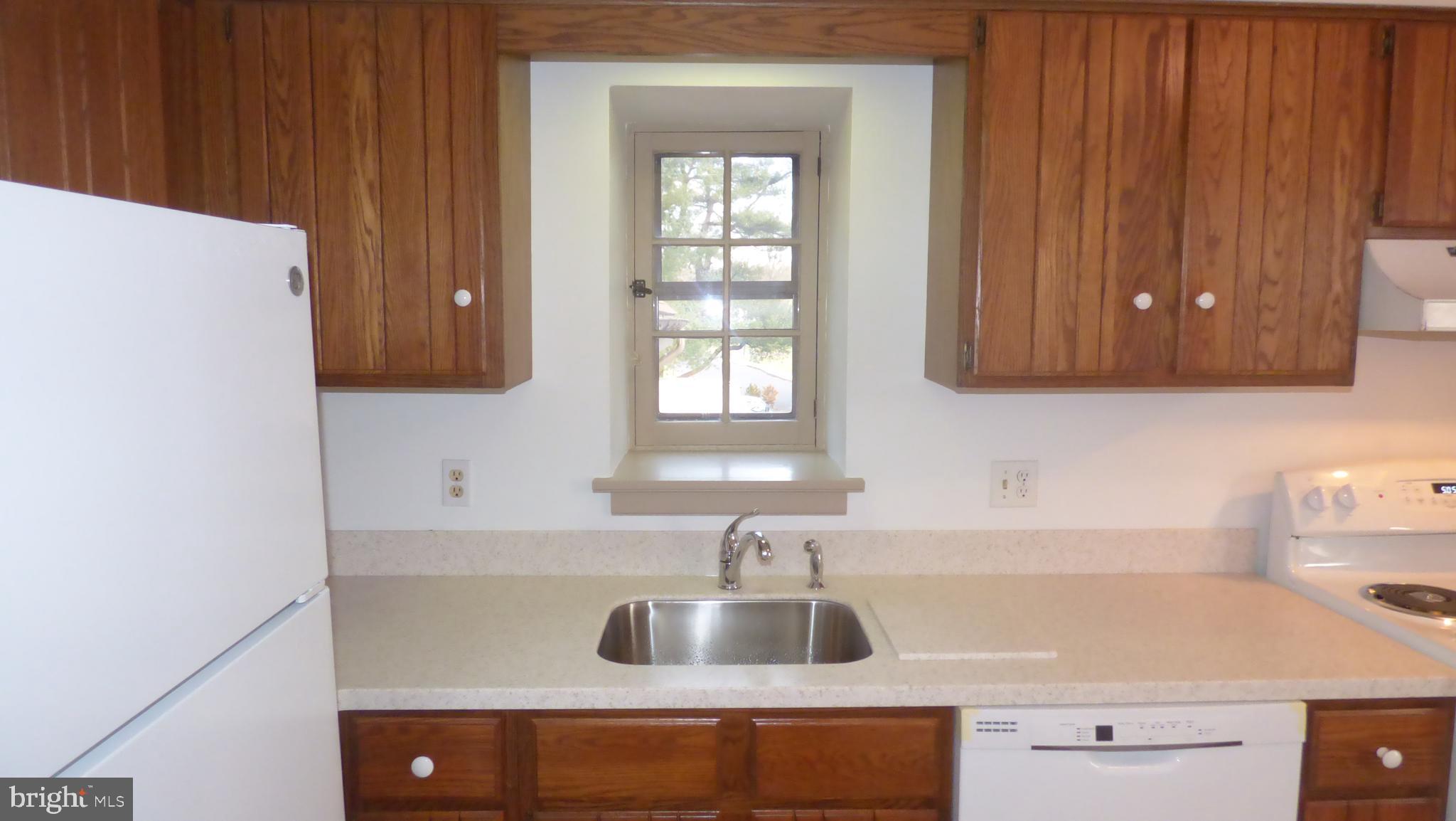 NEWTOWN CROSSING - Residential Lease