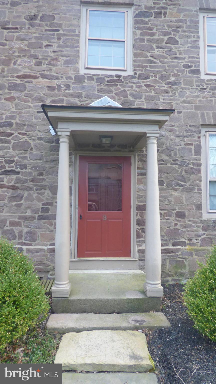 NEWTOWN CROSSING - Residential Lease